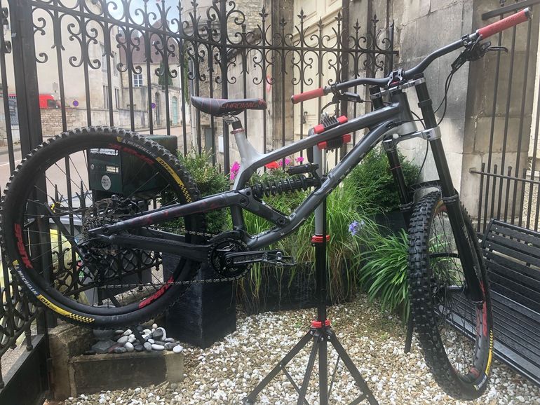 Used Commencal FURIOUS ESSENTIAL 2019 2019 Mountainbike — image 4 of 5