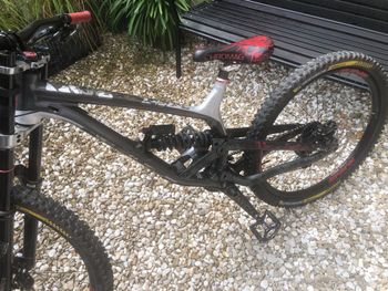 Used Commencal FURIOUS ESSENTIAL 2019 2019 Mountainbike — image 2 of 5