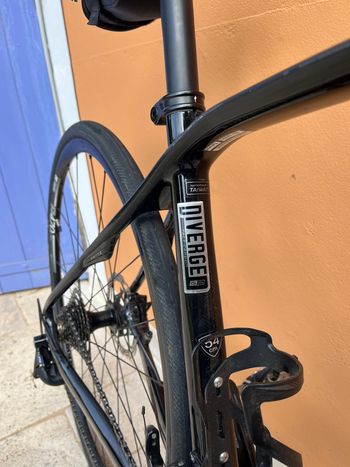 Used Specialized Diverge Comp 2016 2016 Road & Gravel, Black — image 3 of 8