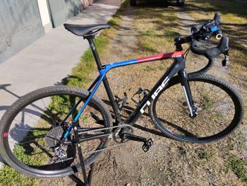 Gebrauchtes CUBE Nuroad SRAM Force 2022 Road & Gravel, Schwarz — Bild 1 von 8