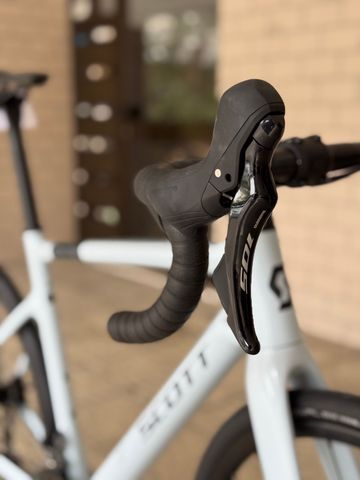Used Scott Addict 50 - White 2025 Road & Gravel, White — image 5 of 8
