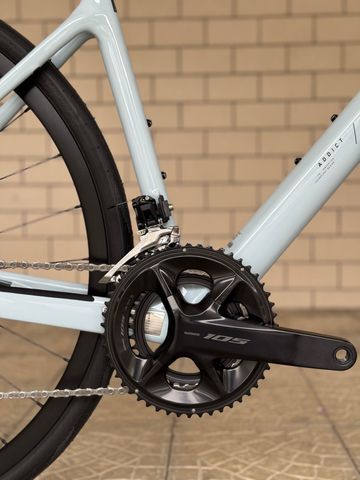 Used Scott Addict 50 - White 2025 Road & Gravel, White — image 4 of 8