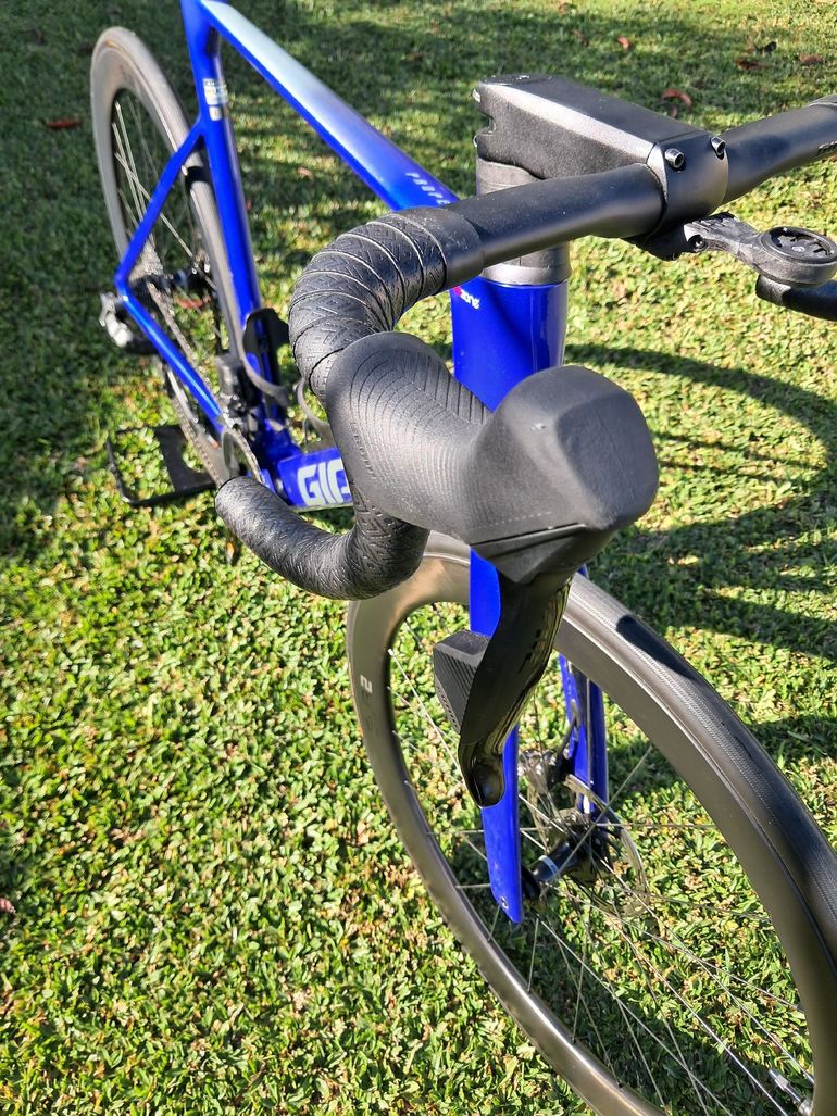 Used Giant Propel Advanced 1 2024 2024 Road & Gravel, Blue — image 5 of 16