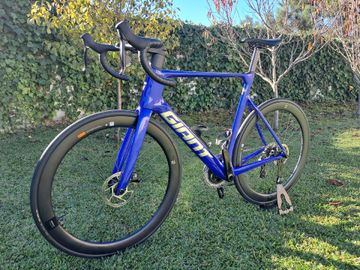 Used Giant Propel Advanced 1 2024 2024 Road & Gravel, Blue — image 2 of 16