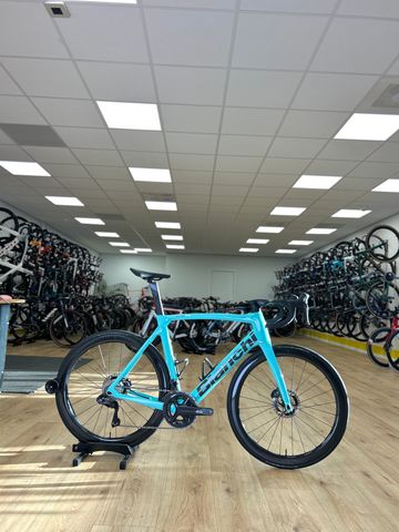 Used Bianchi 2023 LTD Bianchi Oltre XR4 Di2 1Y Old 2023 Road & Gravel