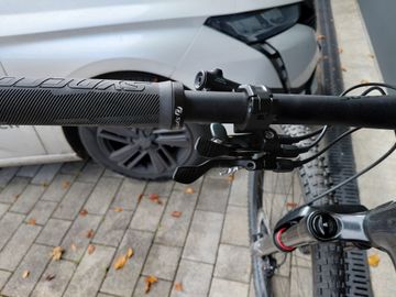 Used Scott Spark 940 2022 2022 Mountainbike, Black, 29 — image 5 of 10