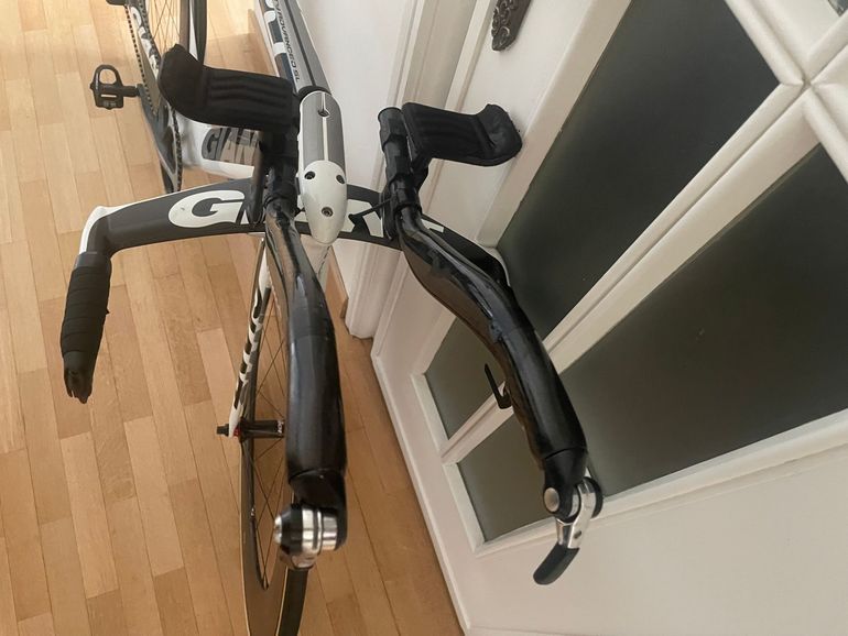 Used Giant Trinity Advance Compact 2011 Road & Gravel, White — image 4 of 7