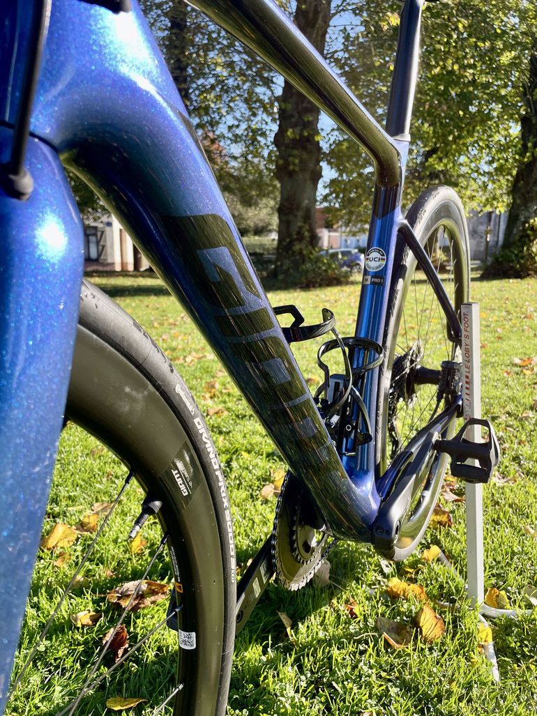 Used Giant Defy Advanced Pro 1 2022 2022 Road & Gravel, Blue — image 4 of 5