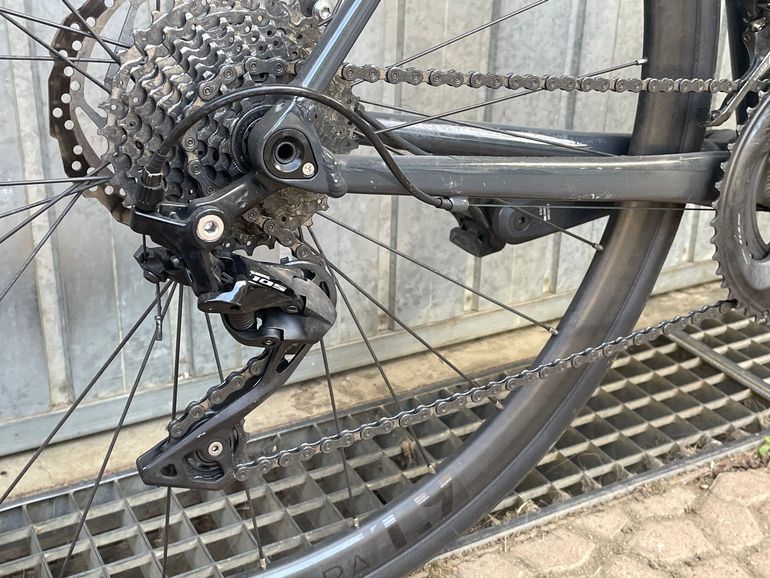Used CUBE ATTAIN SLX 2022 2022 Road & Gravel, Light Gray — image 5 of 7