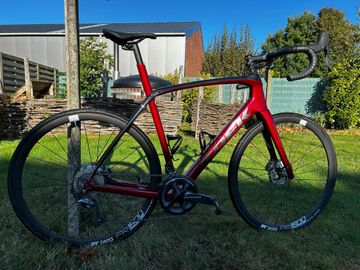 Used Trek SL6 Crimson/Black DT PR1600 2022 Road & Gravel