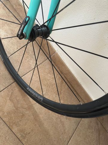 Used Vitoria Velo SL02 2022 Road & Gravel, Green — image 5 of 8