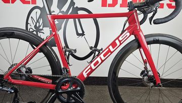 Used Focus IZALCO MAX 8.9 2022 2022 Road & Gravel, Red — image 2 of 20
