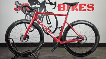 Used Focus IZALCO MAX 8.9 2022 2022 Road & Gravel, Red — image 6 of 20