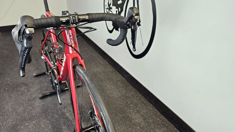Used Focus IZALCO MAX 8.9 2022 2022 Road & Gravel, Red — image 12 of 20