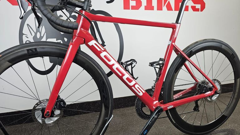 Used Focus IZALCO MAX 8.9 2022 2022 Road & Gravel, Red — image 3 of 20
