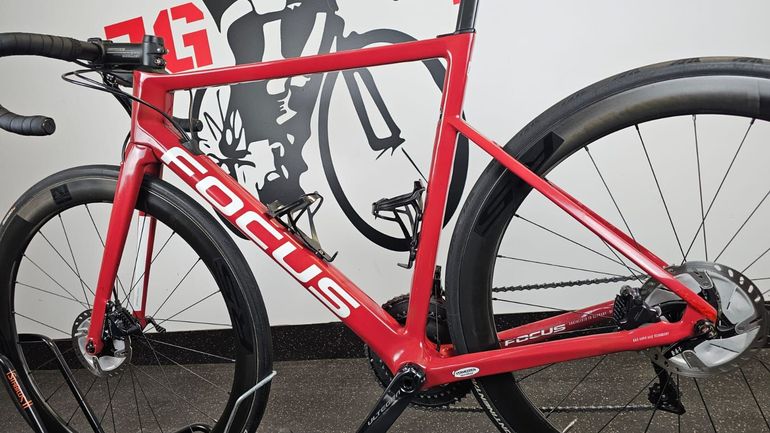 Used Focus IZALCO MAX 8.9 2022 2022 Road & Gravel, Red — image 8 of 20