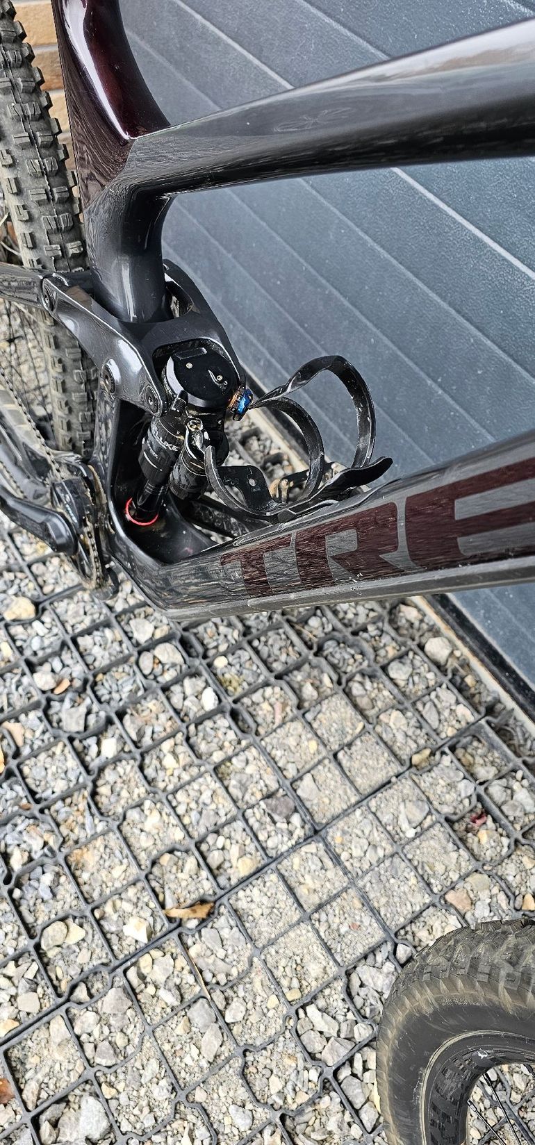 Used Trek Top Fuel 9.8 XT 2024 2024 Mountainbike, Light Gray, 29 — image 3 of 14