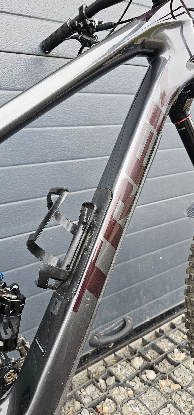 Used Trek Top Fuel 9.8 XT 2024 2024 Mountainbike, Light Gray, 29 — image 9 of 14