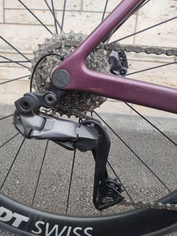 Used Canyon Ultimate CF SLX 8 Di2 2023 2023 Road & Gravel, Purple — image 3 of 10