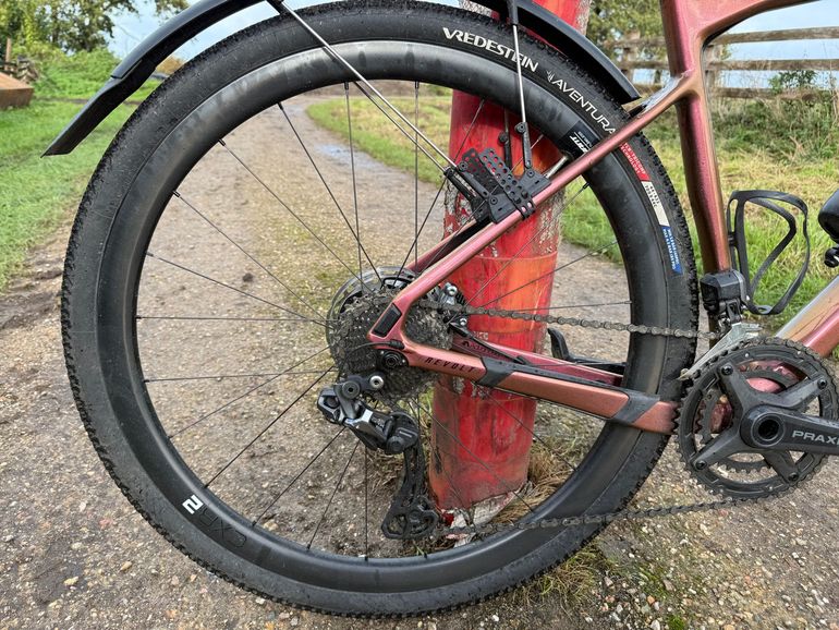 Used Giant Revolt, Advanced Pro 1 2021 2021 Road & Gravel, Purple — image 8 of 18