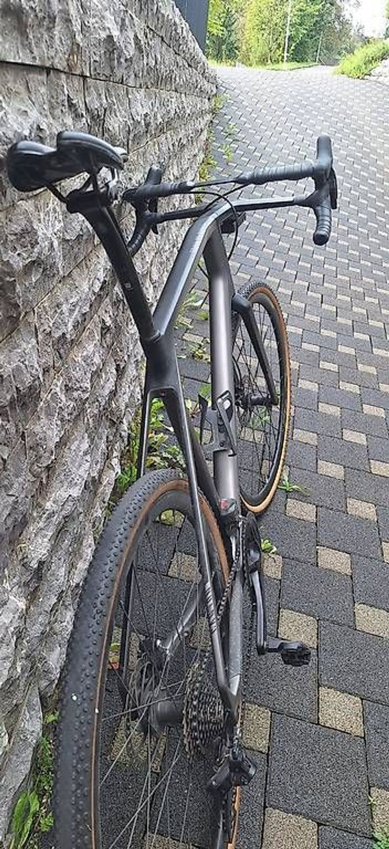 Used Canyon Grail Shimano 105 2021 Road & Gravel, Light Gray — image 2 of 4