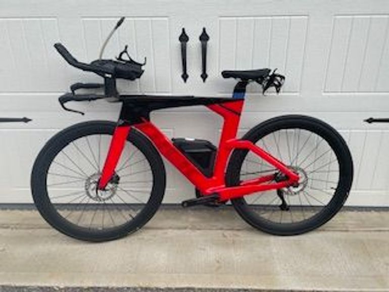 Used Trek Speed concept Shimano 105 Di2 2023 Road & Gravel, Red — image 2 of 3