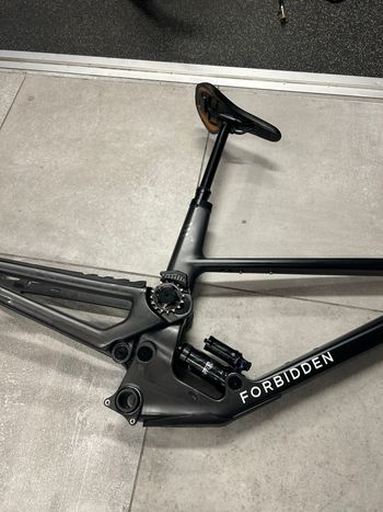 Used Forbidden Dreadnought XT 2023 Frameset 2023 Mountainbike, Black, 29 — image 3 of 4