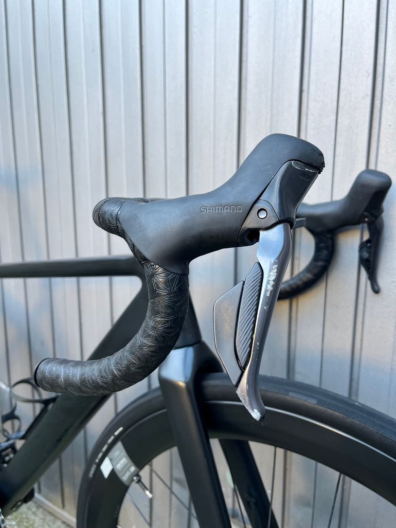 Used Canyon Ultimate CF SLX 8 Di2 2023 2023 Road & Gravel, Black — image 6 of 36