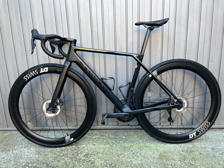 Used Canyon Ultimate CF SLX 8 Di2 2023 2023 Road & Gravel, Black — image 2 of 36