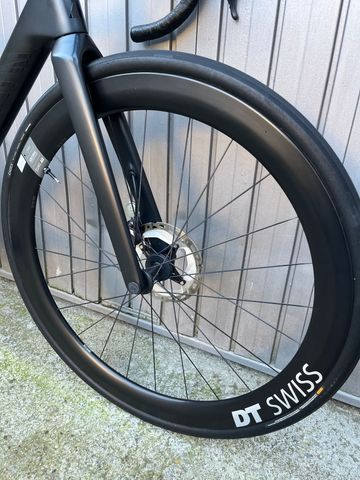 Used Canyon Ultimate CF SLX 8 Di2 2023 2023 Road & Gravel, Black — image 5 of 36
