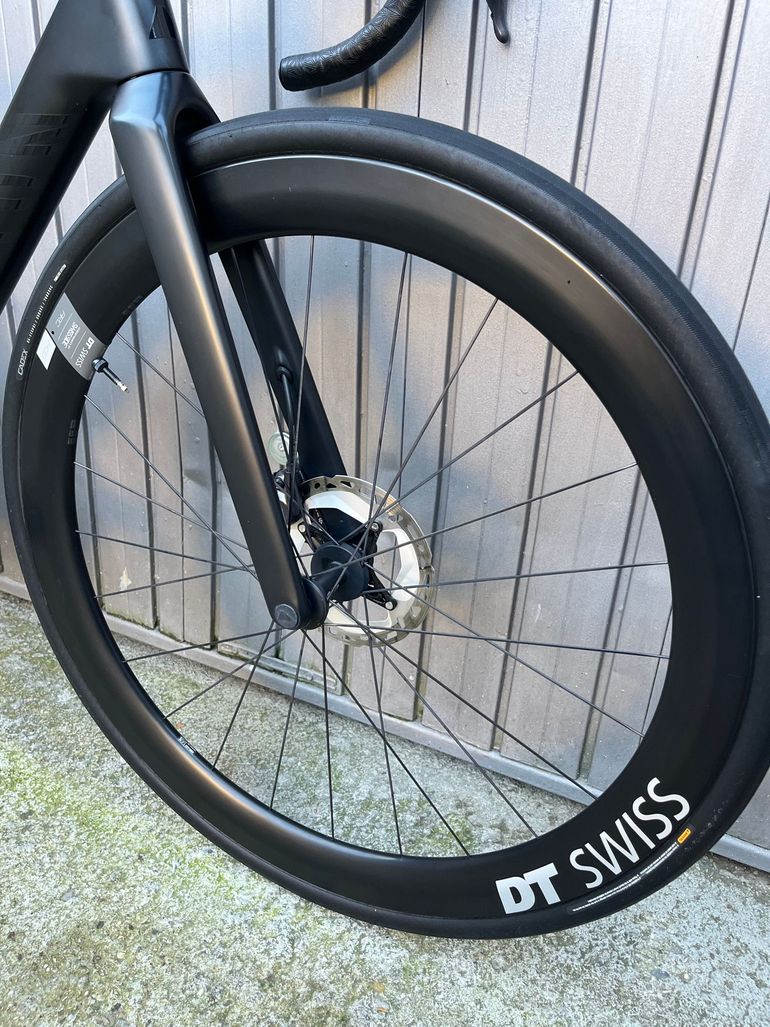 Used Canyon Ultimate CF SLX 8 Di2 2023 2023 Road & Gravel, Black — image 5 of 36