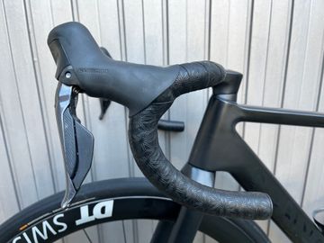 Used Canyon Ultimate CF SLX 8 Di2 2023 2023 Road & Gravel, Black — image 22 of 36