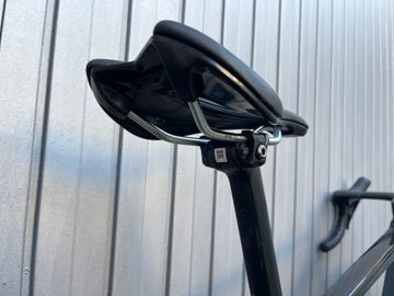 Used Canyon Ultimate CF SLX 8 Di2 2023 2023 Road & Gravel, Black — image 17 of 36
