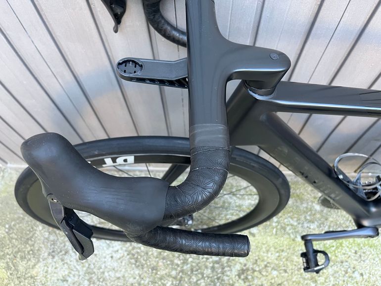Used Canyon Ultimate CF SLX 8 Di2 2023 2023 Road & Gravel, Black — image 23 of 36