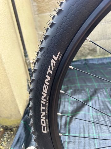 Used Trek Marlin 5 2020 2020 Mountainbike, Black, 27.5, 29 — image 5 of 13