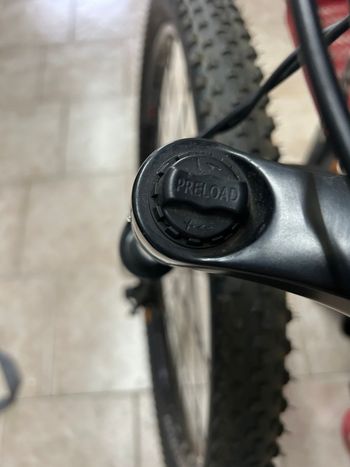 Used Trek Marlin 5 2020 2020 Mountainbike, Black, 27.5, 29 — image 11 of 13