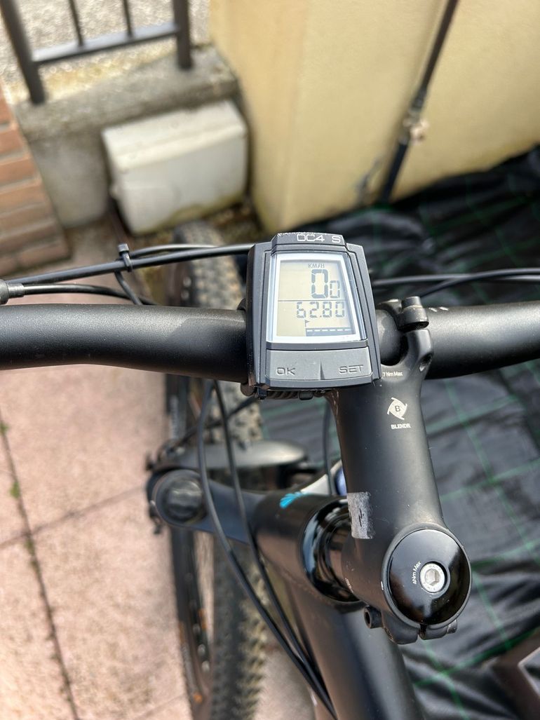 Used Trek Marlin 5 2020 2020 Mountainbike, Black, 27.5, 29 — image 4 of 13