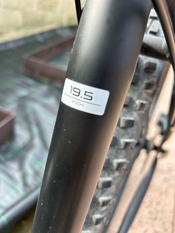 Used Trek Marlin 5 2020 2020 Mountainbike, Black, 27.5, 29 — image 9 of 13