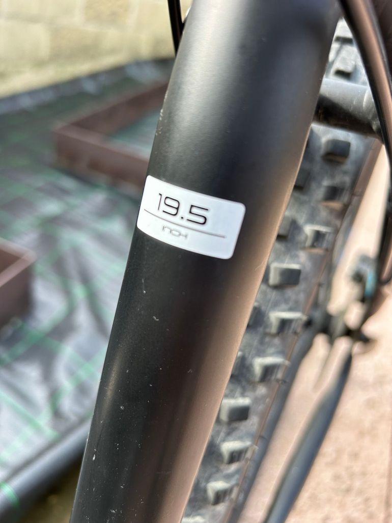 Used Trek Marlin 5 2020 2020 Mountainbike, Black, 27.5, 29 — image 9 of 13