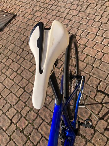 Used Giant Defy Advanced Pro 2 2016 2016 Road & Gravel, Blue — image 9 of 9