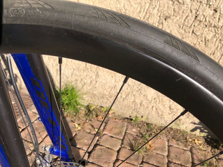 Used Giant Defy Advanced Pro 2 2016 2016 Road & Gravel, Blue — image 7 of 9