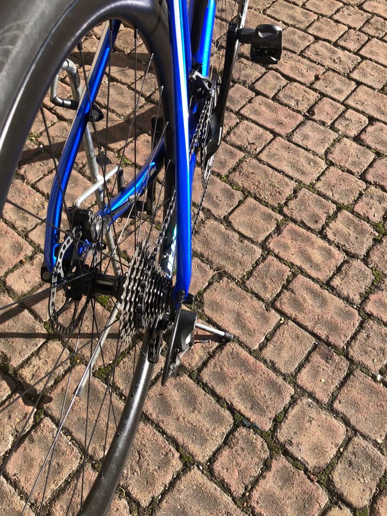 Used Giant Defy Advanced Pro 2 2016 2016 Road & Gravel, Blue — image 5 of 9