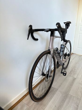 Used Scott Foil RC 30 2022 2022 Road & Gravel, Light Gray — image 2 of 3