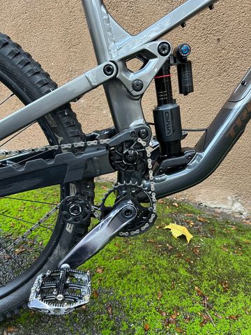 Used Trek Slash 8 Gen 6 2025 Mountainbike, Light Gray, 29 — image 3 of 11