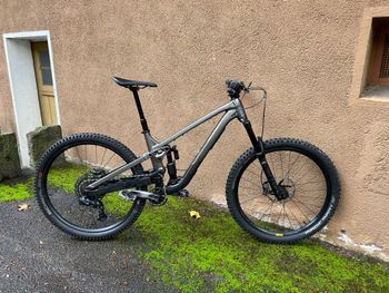 Used Trek Slash 8 Gen 6 2025 MTB