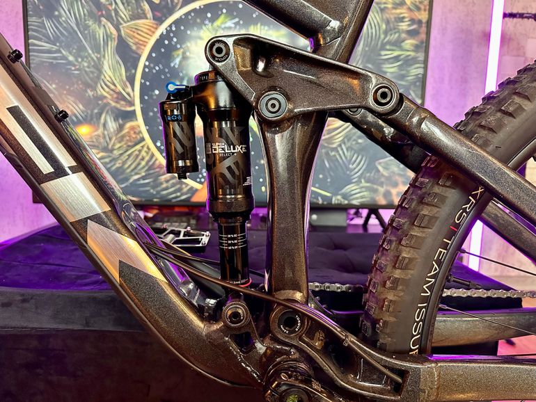 Used Trek Remedy 8 2022 Mountainbike, Black — image 15 of 17