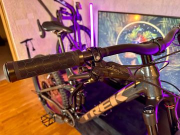 Used Trek Remedy 8 2022 Mountainbike, Black — image 11 of 17