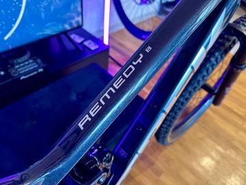 Used Trek Remedy 8 2022 Mountainbike, Black — image 14 of 17