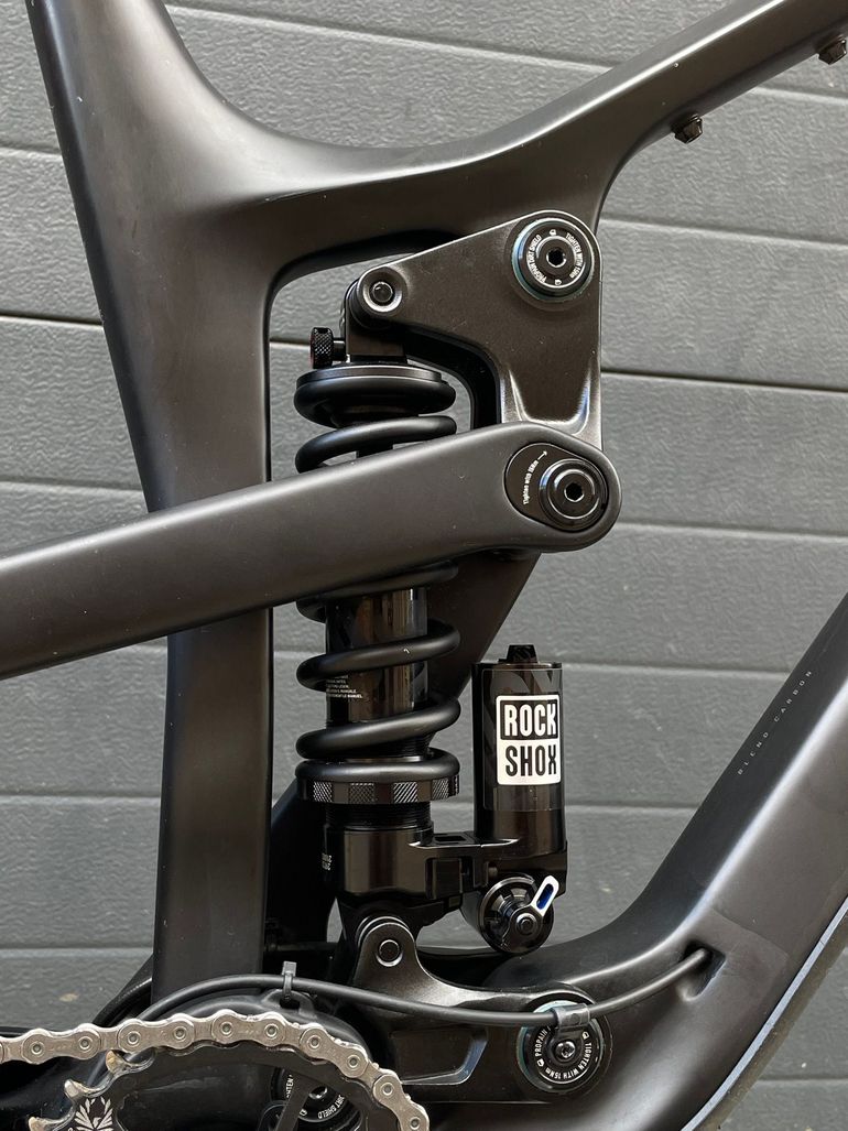 Used Propain Tyee Cf 6 Custom 2023 Mountainbike, Black — image 8 of 18