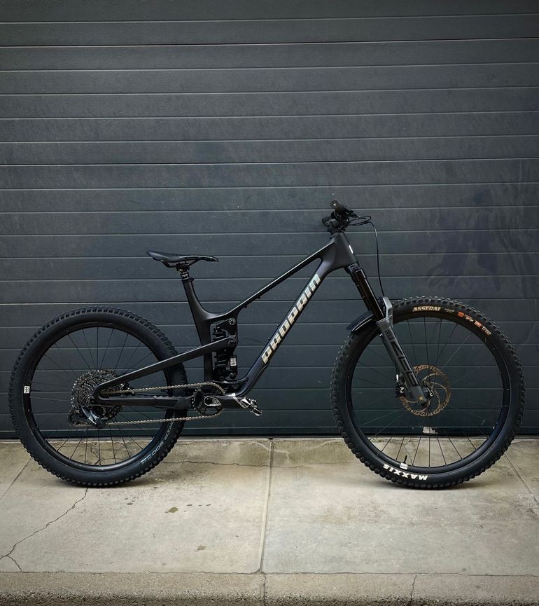 Used Propain Tyee Cf 6 Custom 2023 Mountainbike, Black — image 1 of 18